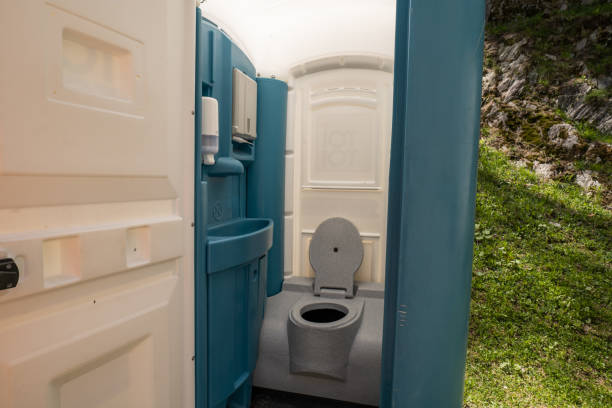 Best Portable restroom trailer rental  in Albion, IL