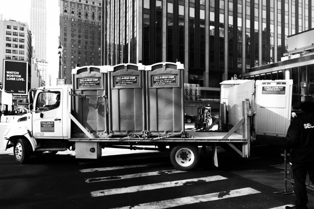 Best Portable bathroom rental  in Albion, IL